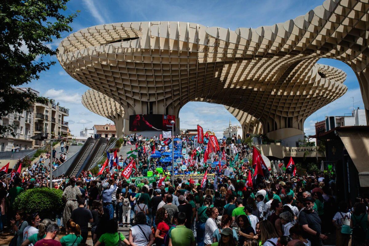Noticias 92 Huelga indefinida de docentes hasta final de curso en los colegios e institutos públicos de Andalucía