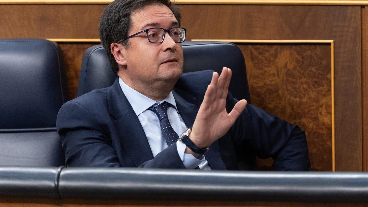 Noticias 10 Gobierno y sindicatos se reúnen este lunes para cerrar la subida salarial de los funcionarios hasta 2028