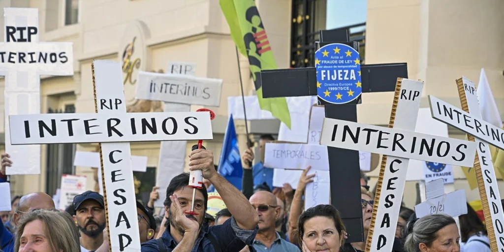 ¿Eres personal temporal y estás cansado del abuso? Bienvenido. 3 Los interinos protestan ante el Congreso: hay trabajadores que llevan más de 30 años con contratos temporales