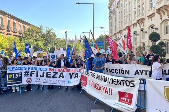 ¿Eres personal temporal y estás cansado del abuso? Bienvenido. 1 Asociaciones de interinos se manifiestan frente al Congreso: creen que la figura del fijo a extinguir es la solución | Laboral | LawAndTrends
