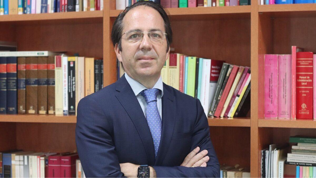 Informe jurídico del Dr. Gerardo Pérez Sánchez, experto en Derecho Constitucional, sobre el abuso de temporalidad en el empleo público 1 Informe juridico del Dr. Gerardo Perez Sanchez experto en Derecho Constitucional sobre el abuso de temporalidad en el empleo publico