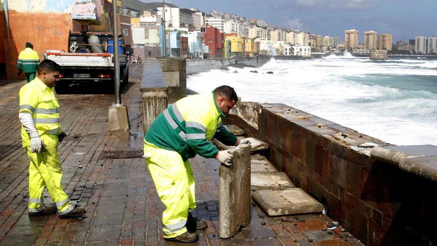 La falta de secretarios e interventores paraliza la gestión en los municipios de Canarias